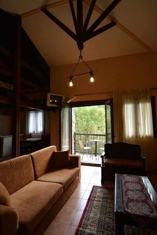 Guesthouse Rodamos Taxiarkhis  Bagian luar foto