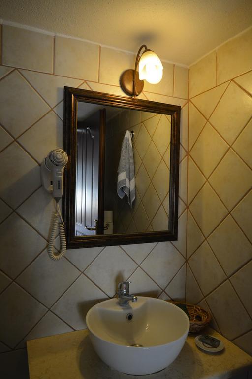 Guesthouse Rodamos Taxiarkhis  Bagian luar foto