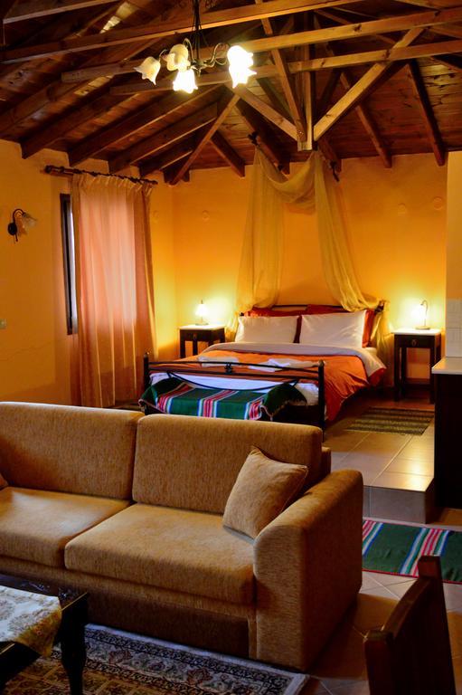 Guesthouse Rodamos Taxiarkhis  Bagian luar foto